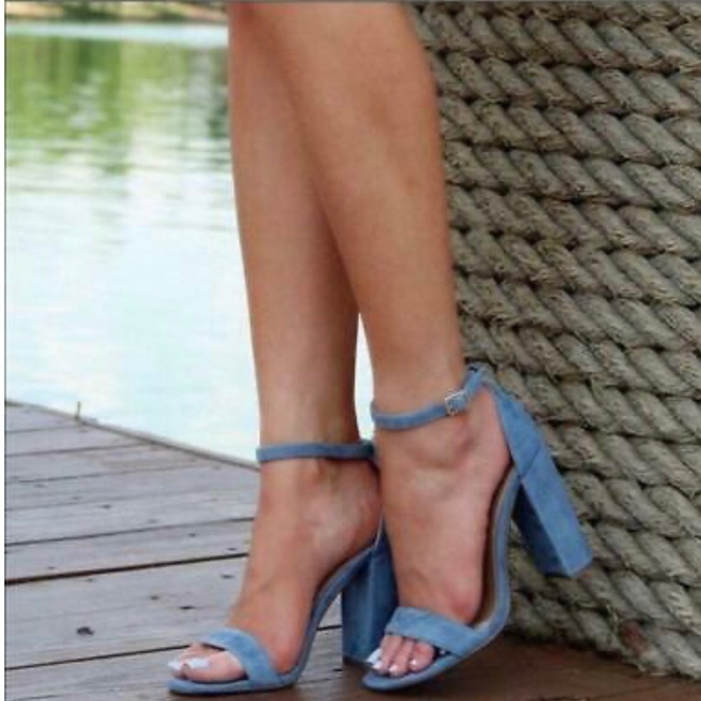 Steve Madden Carrson Blue Suede Sandals size 6